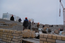 Наиль Магдеев представил директора строящейся школы в 37-м комплексе - Алену Каримову